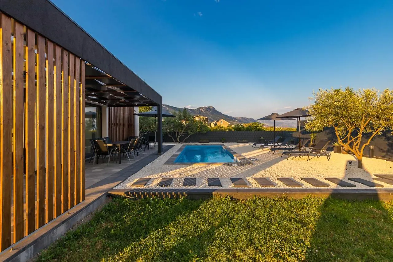 Villa Sempervivum 2 With Pool And Sea View Kastela