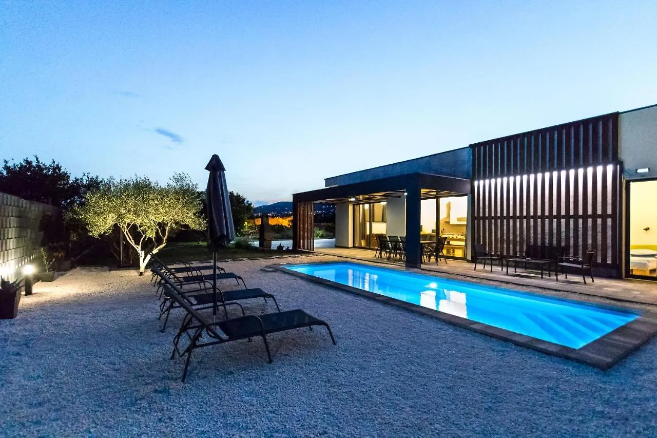Villa Sempervivum 2 With Pool And Sea View Kastela