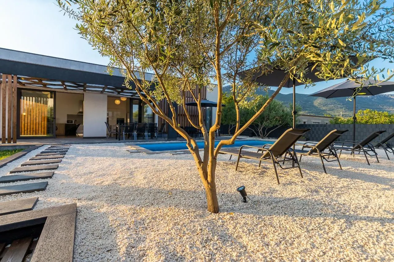 Villa Sempervivum 2 With Pool And Sea View Kastela Croatia