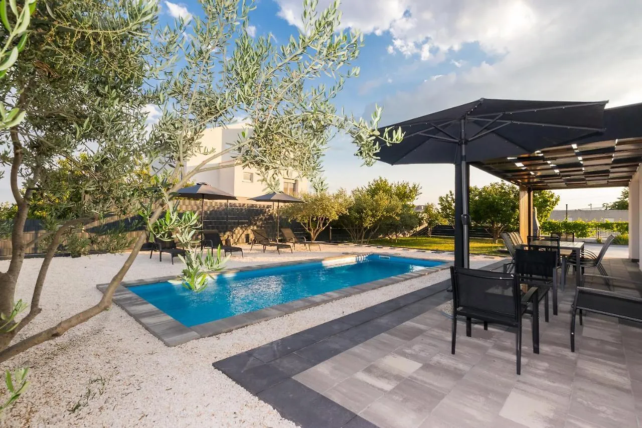 Villa Sempervivum 2 With Pool And Sea View Kastela